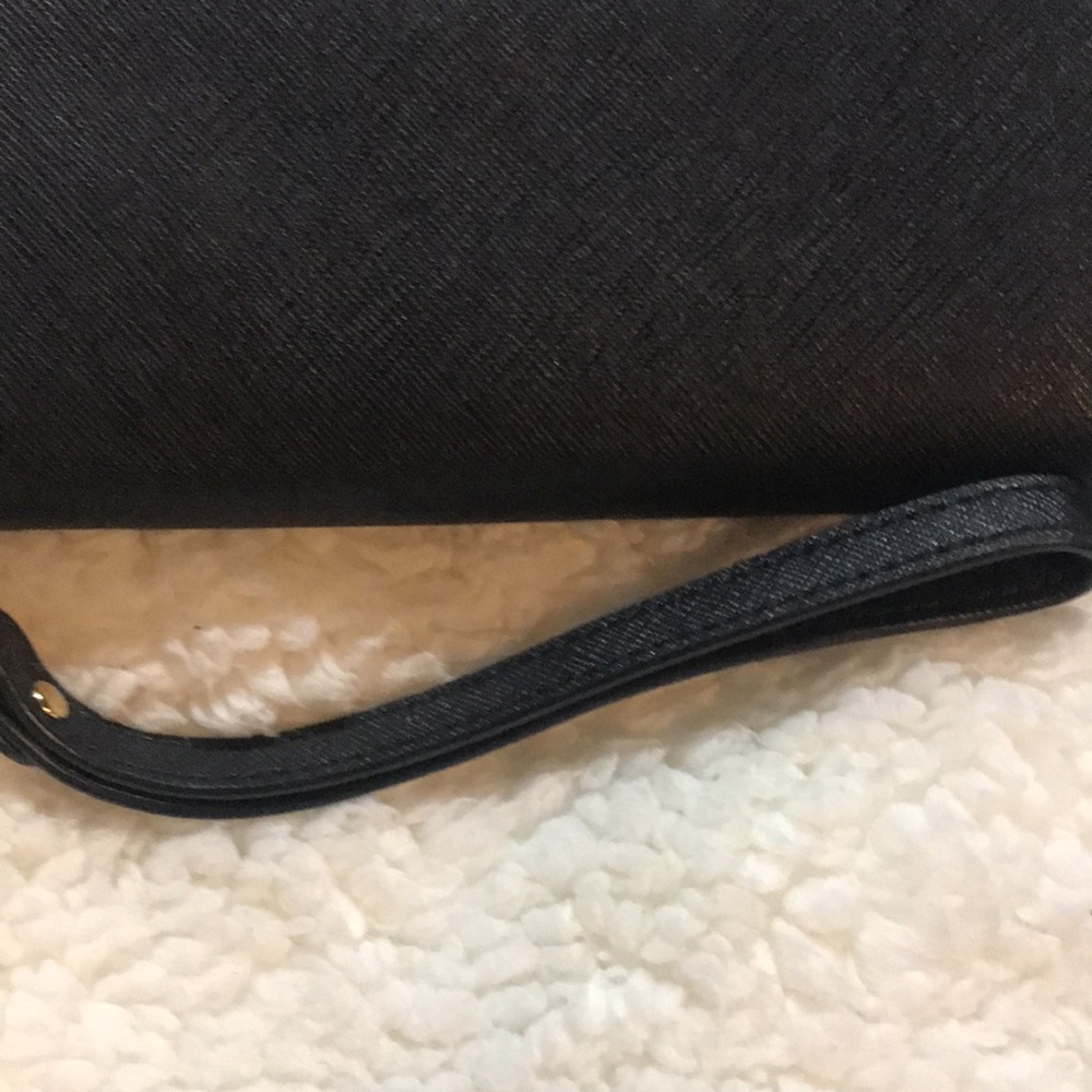 Michael Kors Black Wristlet Wallet LIKE-NEW - Picture 3 of 6